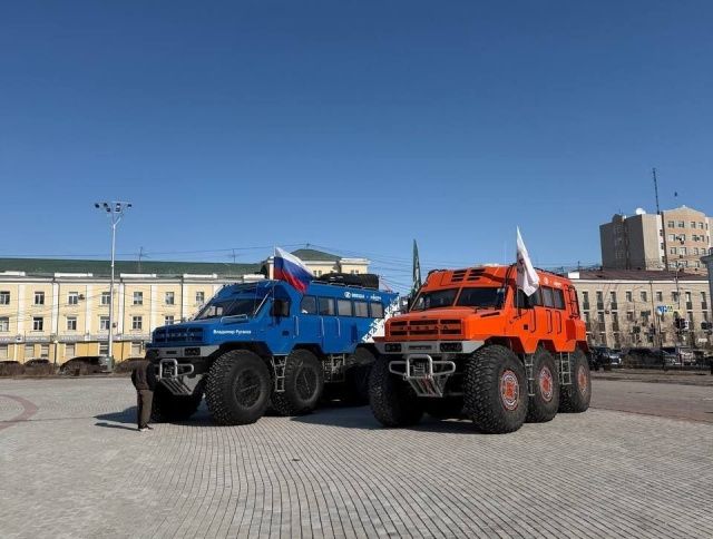 Инновационные вездеходы «Звезда» чуить не угрохали площадь Орджоникидзе