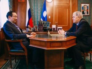 Виктор Губарев рассказал главе Якутии о работе в области патриотического воспитания молодежи