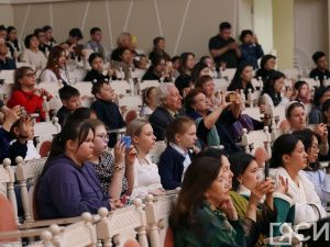 Бурными овациями завершился концерт ансамбля «Виртуозы Якутии» в Казахстане