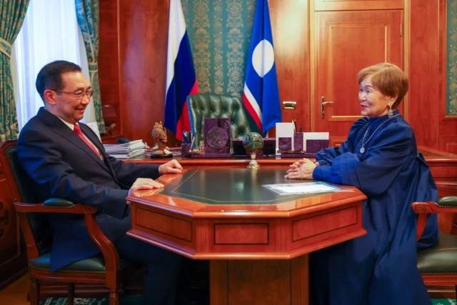 Глава Якутии Айсен Николаев встретился с председателем Высшего Совета старейшин Люлией Григорьевой