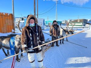 На оленях, прямиком из ЗАГСа, в национальной одежде: как якутяне голосовали в первый день выборов