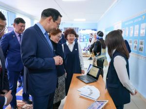 Учащиеся Жиганской агрошколы рассказали главе Якутии о своих достижениях