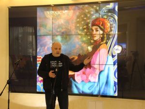 Выставка якутской художницы Миры Аргуновой «Многоликая Россия» открылась в Общественной палате России