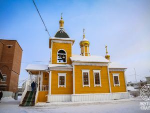 В Лазареву субботу Архиепископ Роман совершил Литургию в Спасском монастыре