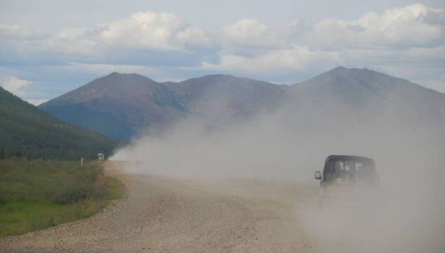 В Томпонском районе на трассу «Колыма» сошел сель. Движение закрыто