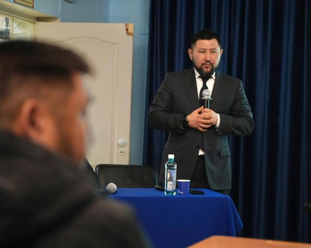 Евгений Григорьев встретился с представителями общественности Гагаринского округа