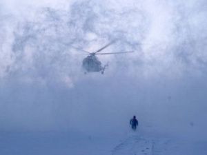 В Якутии спасатели провели тренировку по беспарашютному десантированию