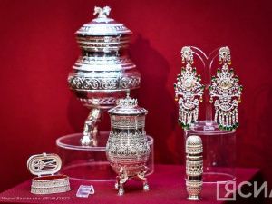 В Сокровищнице Якутии представили лучшие ювелирные работы 2023 года от местных мастеров и компаний