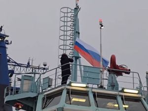 На атомном ледоколе «Якутия» подняли Государственный флаг России