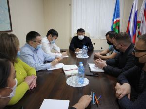 Евгений Григорьев провел выездное совещание в Промышленном округе