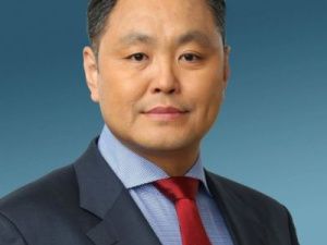 Председатель Якутской городской Думы Альберт Семенов поздравляет с праздником 9 мая – Днем Великой Победы!