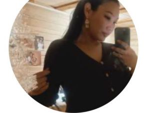 В Якутске женщина родила, стоя у регистратуры Медцентра - ребенок упал на пол