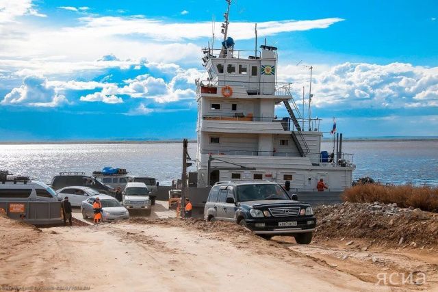 На паромной переправе Якутск-Нижний Бестях во время Ысыаха Олонхо увеличат число паромов