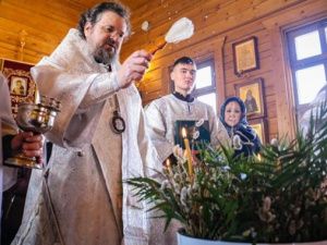 В Лазареву субботу Архиепископ Роман совершил Литургию в Спасском монастыре