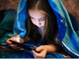 В Якутске школьница, желая купить игровую валюту, отправила мошенникам со счета матери более 270 тысяч рублей