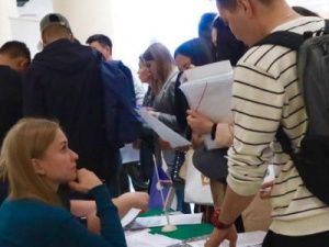 Более 100 человек хотят трудоустроиться в Саханефтегазсбыт