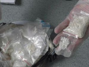 Житель Якутска пытался продать 50 свертков с наркотиками