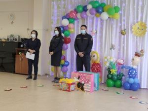 «Улыбок детских негасимый свет»: судебные приставы поздравили воспитанников Центра содействия семейному воспитанию с Международным днем защиты детей