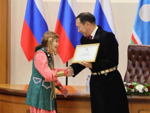 В Якутии хранителям традиционной культуры вручены стипендии главы республики