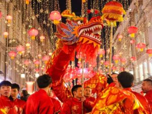 Наступил год Красной огненной лошади. Традиции китайского Нового года