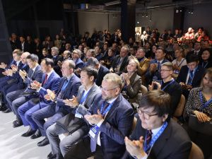 Айсен Николаев открыл федеральный форум «Цифровой алмаз» в Якутии