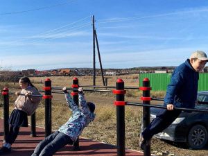 В селе Пригородный Якутска открыли спортивную воркаут-площадку