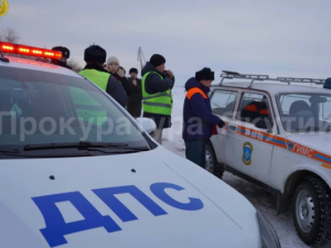 В Якутии водители незаконно перевозили пассажиров по закрытой ледовой переправе