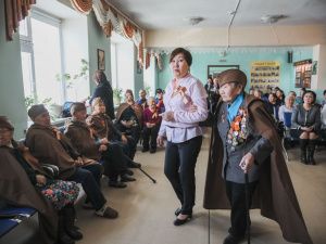 Сардана Авксентьева поздравила жителей дома-интерната для престарелых и инвалидов 