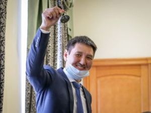 Коллективу Минобрнауки Якутии представили нового руководителя