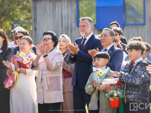 Учеников и студентов Высшей школы музыки поздравили в День знаний
