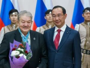 Вручены государственные награды России и Якутии