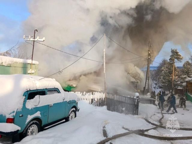 При пожаре в частном доме в Якутии погибла женщина