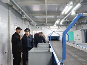 Начальник УФСИН Сергей Калиновский и генеральный директор ООО «Якутскэкосети» Джулустан Иванов обсудили вопросы трудоустройства осужденных на новом инфраструктурном объекте