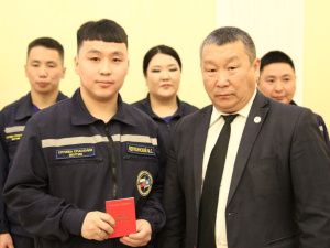 В День спасателя наградили сотрудников Службы спасения Якутии