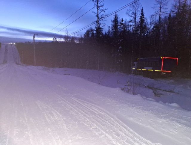В Алданском районе "Камаз" съехал в кювет: Пострадали трое пассажиров