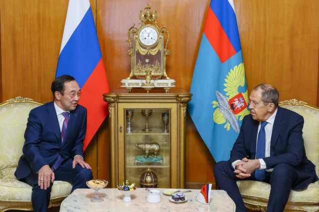 Лавров обсудил с Николаевым международное сотрудничество Якутии