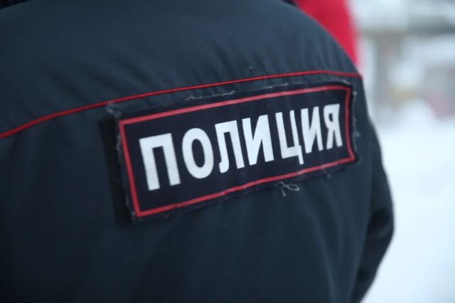 В Якутске пенсионерка из ревности повредила чужой автомобиль