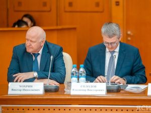 В Якутске на совещании с сенаторами Совфеда обсудили борьбу с нелегальным бизнесом