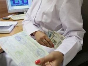 В Мирнинском районе врач обвиняется в получении взяток и служебных подлогах