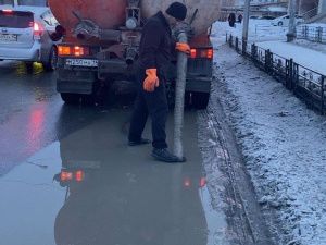 Якутск начинает тонуть в талых водах