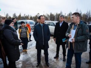 Айсен Николаев: Темп сноса пустующих ветхих домов и благоустройства территорий в Серебряном Бору необходимо увеличить