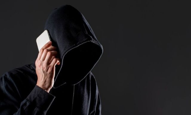 Электромонтер из Мирного оформил кредиты и отправил мошенникам более 6,5 миллионов рублей