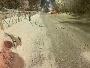 В Якутске женщина переходила дорогу в неположенном месте и попала под машину