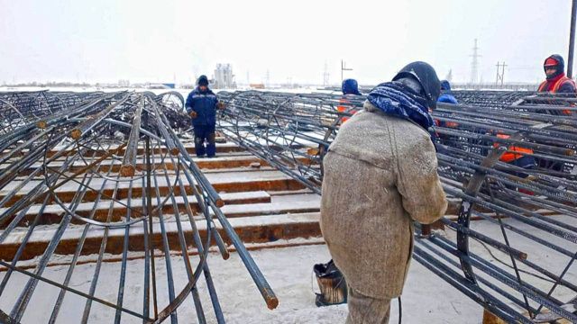 Группа ВИС завершает бетонирование свай первой опоры Ленского моста