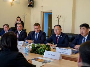 В рамках форума «Амурэкспо» делегация АО «АК «ЖДЯ» встретилась с делегацией округа Большой Хинган (КНР)