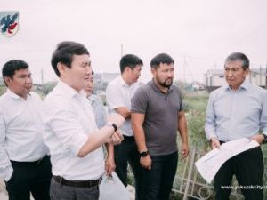 Евгений Григорьев провел выездное совещание по строительству водоузла №5 и канализационного коллектора №3 на улице Чернышевского