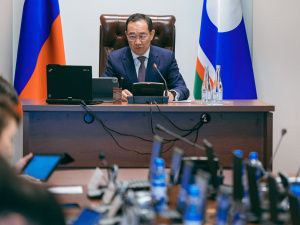 Глава Якутии назвал завоз грузов и подготовку к отопительному сезону первоочерёдными задачами оперштаба  