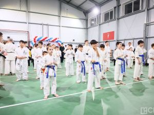 Хaид Мaнтaев провёл мaстер-клaсс по кaрaте-киокусинкaй для детей