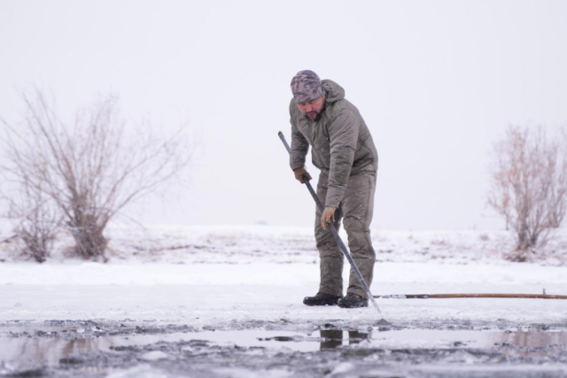 В Якутске прошел субботник по заготовке льда для семей участников СВО и пожилых