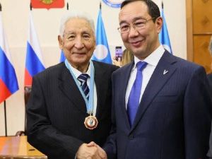 Первый почётный знак «Во славу и на пользу Республики» вручили Клименту Иванову